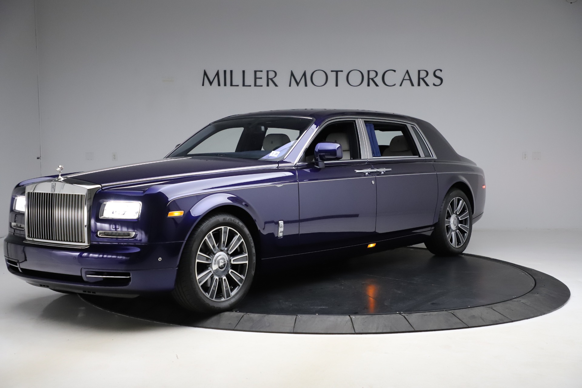 Used 2016 Rolls-Royce Phantom EWB for sale Sold at Rolls-Royce Motor Cars Greenwich in Greenwich CT 06830 1