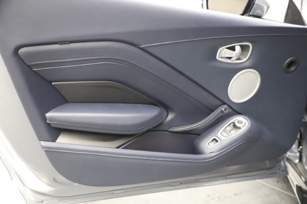 Used 2021 Aston Martin Vantage Roadster for sale $139,900 at Rolls-Royce Motor Cars Greenwich in Greenwich CT 06830 27
