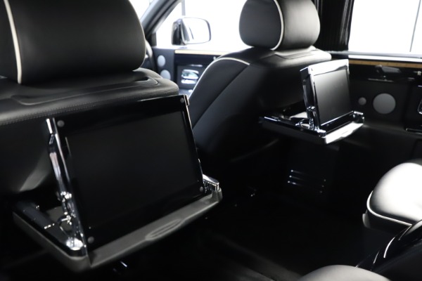 Used 2015 Rolls-Royce Phantom EWB for sale Sold at Rolls-Royce Motor Cars Greenwich in Greenwich CT 06830 16