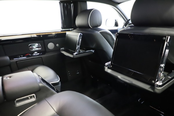 Used 2015 Rolls-Royce Phantom EWB for sale Sold at Rolls-Royce Motor Cars Greenwich in Greenwich CT 06830 17