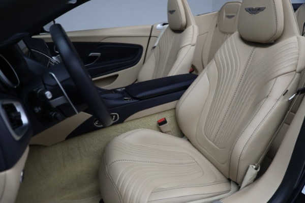 Used 2021 Aston Martin DB11 Volante for sale $177,900 at Rolls-Royce Motor Cars Greenwich in Greenwich CT 06830 21