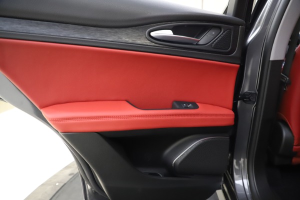 New 2021 Alfa Romeo Stelvio Q4 for sale $48,050 at Rolls-Royce Motor Cars Greenwich in Greenwich CT 06830 21