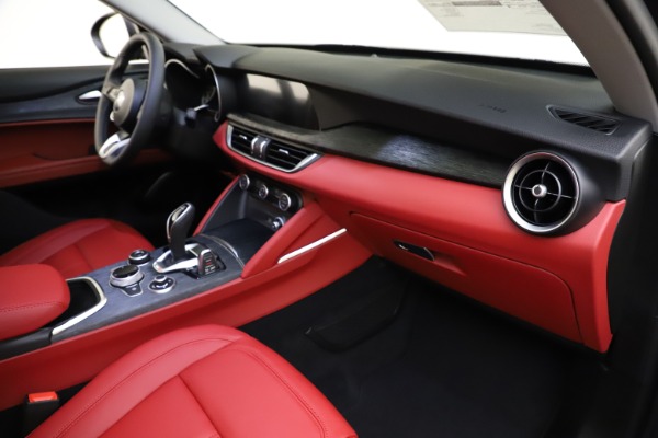 New 2021 Alfa Romeo Stelvio Q4 for sale $48,050 at Rolls-Royce Motor Cars Greenwich in Greenwich CT 06830 22
