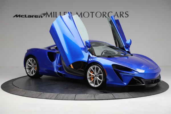 New 2023 McLaren Artura for sale Sold at Rolls-Royce Motor Cars Greenwich in Greenwich CT 06830 19