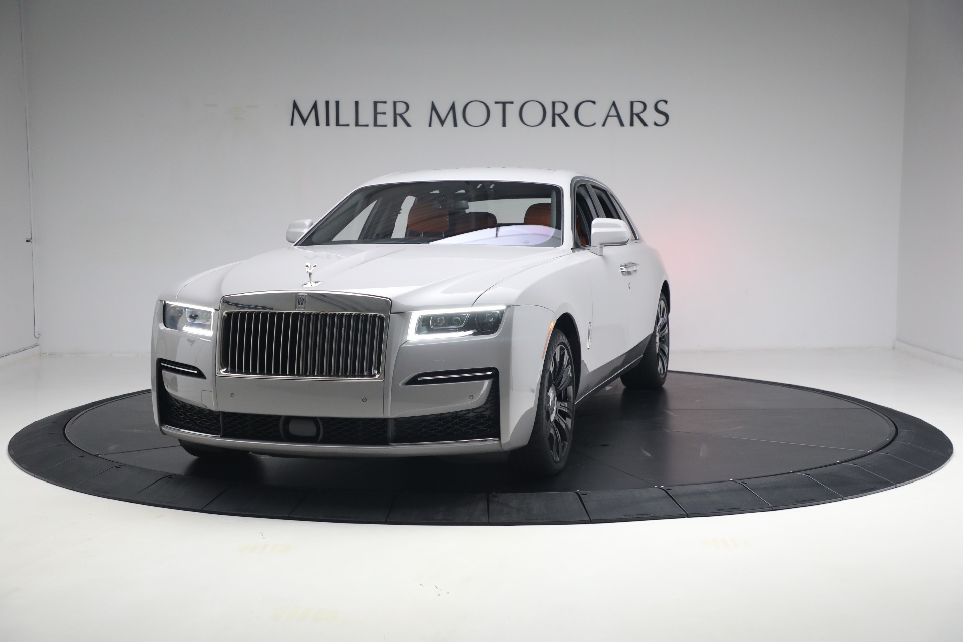 Chiêm ngưỡng bản độ RollsRoyce Dawn Pulse Edition phiên bản bạch mã từ  Mansory
