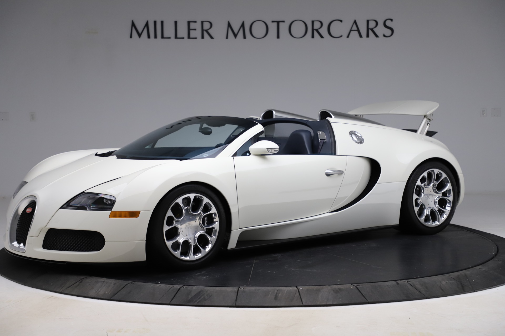 Used 2010 Bugatti Veyron 16.4 Grand Sport for sale Sold at Rolls-Royce Motor Cars Greenwich in Greenwich CT 06830 1