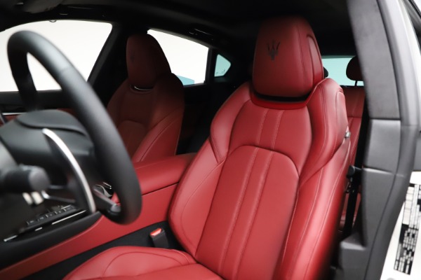 New 2021 Maserati Levante Q4 GranSport for sale Call for price at Rolls-Royce Motor Cars Greenwich in Greenwich CT 06830 16