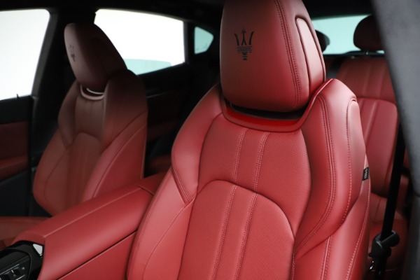 New 2021 Maserati Levante Q4 GranSport for sale Call for price at Rolls-Royce Motor Cars Greenwich in Greenwich CT 06830 17