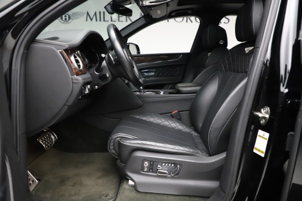 Used 2018 Bentley Bentayga W12 Signature for sale Sold at Rolls-Royce Motor Cars Greenwich in Greenwich CT 06830 19