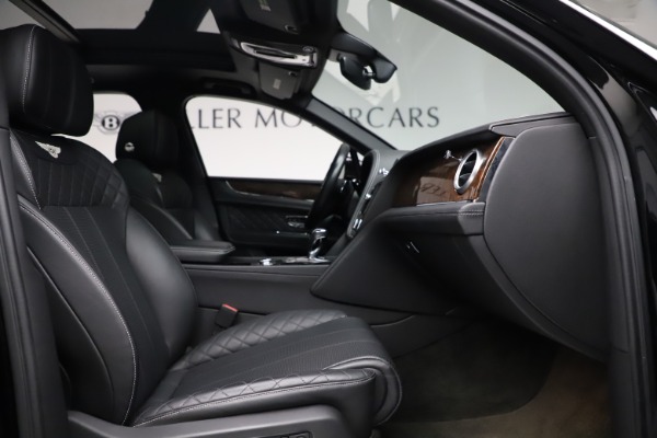 Used 2018 Bentley Bentayga W12 Signature for sale Sold at Rolls-Royce Motor Cars Greenwich in Greenwich CT 06830 27