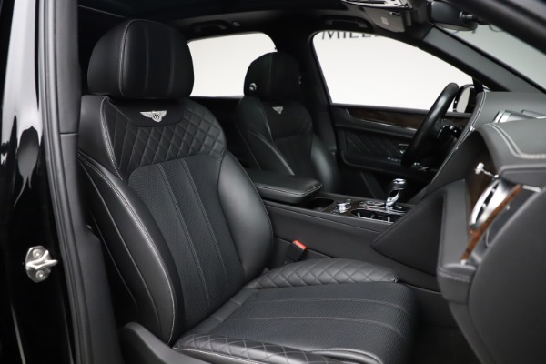 Used 2018 Bentley Bentayga W12 Signature for sale Sold at Rolls-Royce Motor Cars Greenwich in Greenwich CT 06830 28