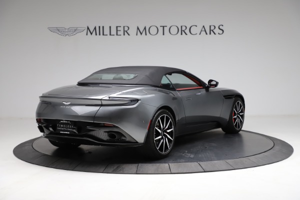 Used 2019 Aston Martin DB11 Volante for sale $211,990 at Rolls-Royce Motor Cars Greenwich in Greenwich CT 06830 25