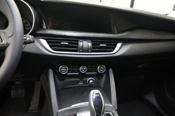 Used 2021 Alfa Romeo Stelvio Q4 for sale Sold at Rolls-Royce Motor Cars Greenwich in Greenwich CT 06830 18