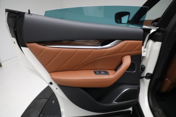 New 2021 Maserati Levante Q4 GranLusso for sale $89,735 at Rolls-Royce Motor Cars Greenwich in Greenwich CT 06830 21