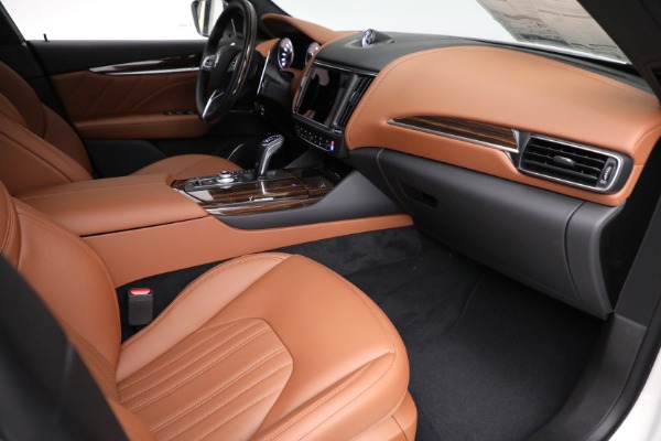 New 2021 Maserati Levante Q4 GranLusso for sale $89,735 at Rolls-Royce Motor Cars Greenwich in Greenwich CT 06830 22