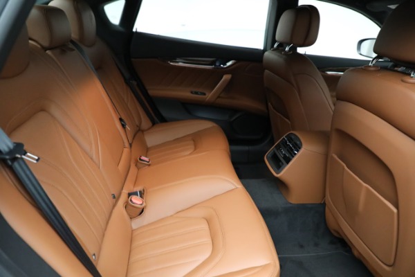 New 2021 Maserati Quattroporte S Q4 GranLusso for sale Sold at Rolls-Royce Motor Cars Greenwich in Greenwich CT 06830 26