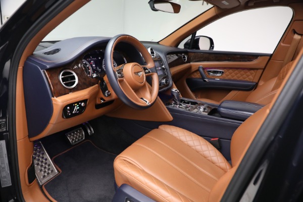 Used 2018 Bentley Bentayga W12 Signature for sale Sold at Rolls-Royce Motor Cars Greenwich in Greenwich CT 06830 17