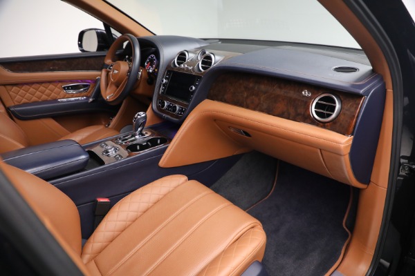 Used 2018 Bentley Bentayga W12 Signature for sale $109,900 at Rolls-Royce Motor Cars Greenwich in Greenwich CT 06830 24