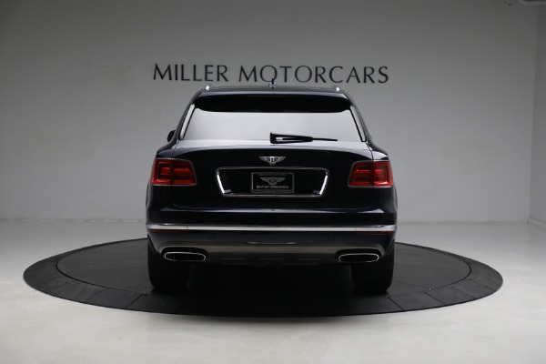 Used 2018 Bentley Bentayga W12 Signature for sale $109,900 at Rolls-Royce Motor Cars Greenwich in Greenwich CT 06830 6
