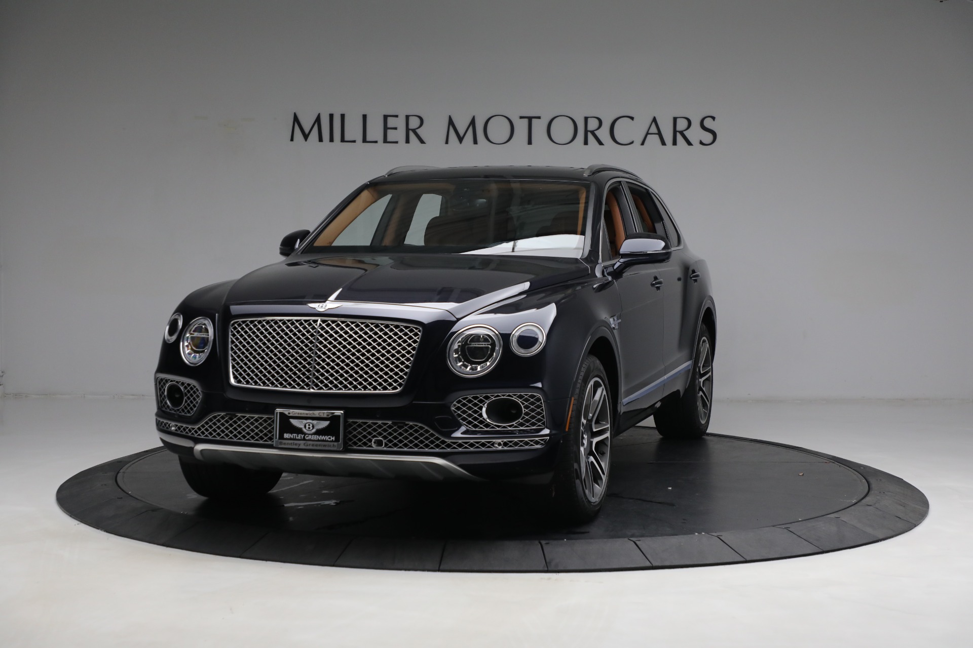 Used 2018 Bentley Bentayga W12 Signature for sale $109,900 at Rolls-Royce Motor Cars Greenwich in Greenwich CT 06830 1