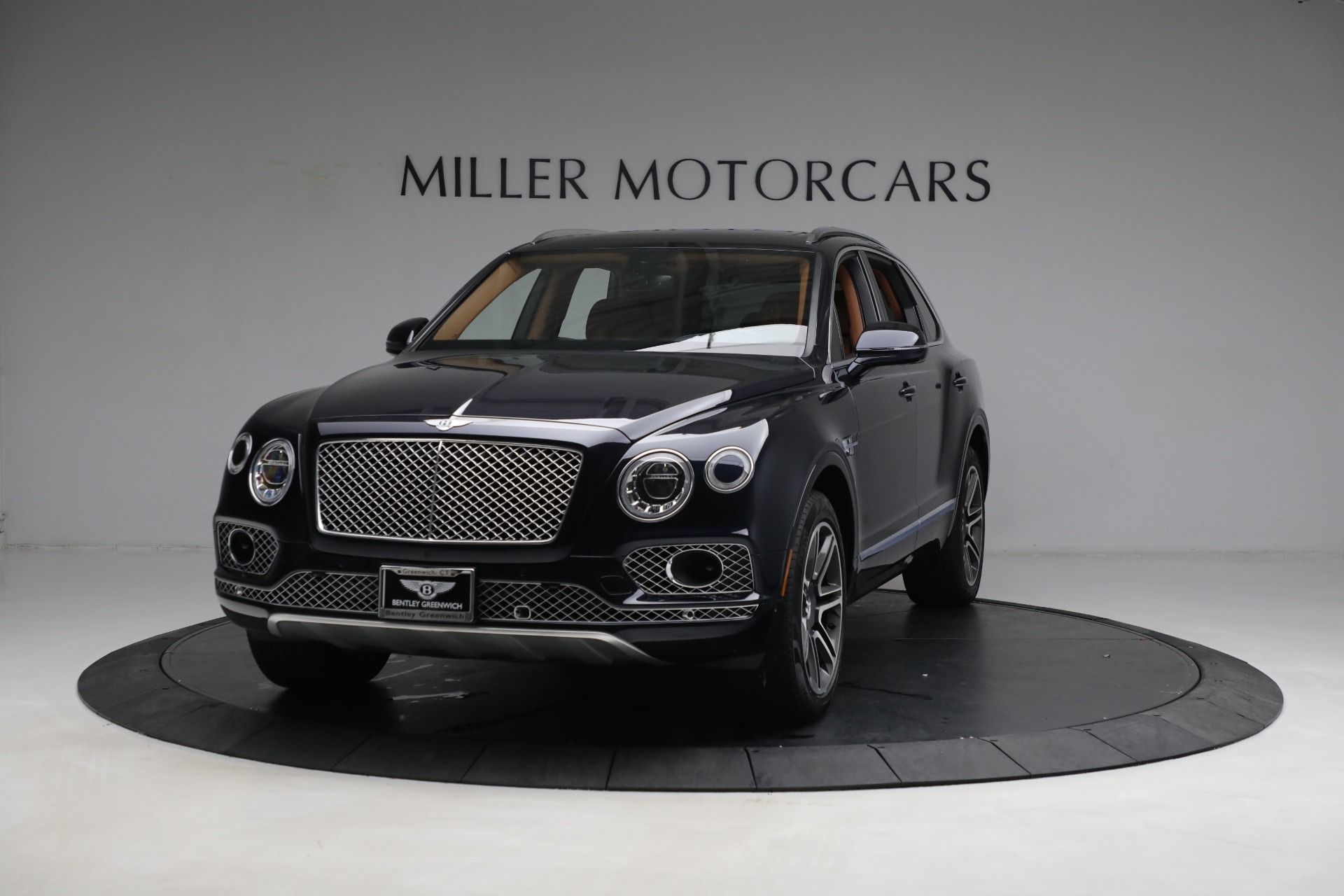 Used 2018 Bentley Bentayga W12 Signature for sale Sold at Rolls-Royce Motor Cars Greenwich in Greenwich CT 06830 1