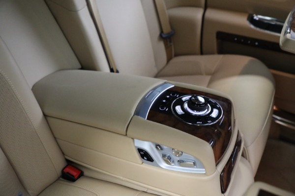 Used 2011 Rolls-Royce Ghost for sale Sold at Rolls-Royce Motor Cars Greenwich in Greenwich CT 06830 21