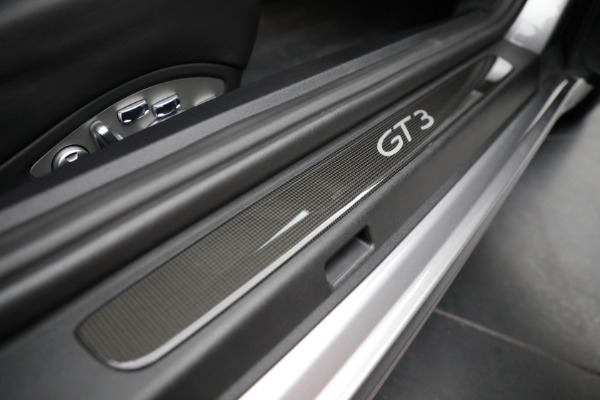 Used 2018 Porsche 911 GT3 Touring for sale Sold at Rolls-Royce Motor Cars Greenwich in Greenwich CT 06830 27