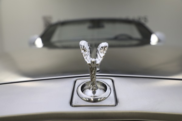 Used 2017 Rolls-Royce Phantom Drophead Coupe for sale Sold at Rolls-Royce Motor Cars Greenwich in Greenwich CT 06830 25
