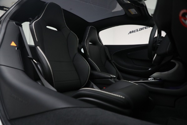 New 2021 McLaren GT Luxe for sale $217,205 at Rolls-Royce Motor Cars Greenwich in Greenwich CT 06830 23