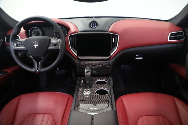 New 2021 Maserati Ghibli SQ4 GranLusso for sale Sold at Rolls-Royce Motor Cars Greenwich in Greenwich CT 06830 16