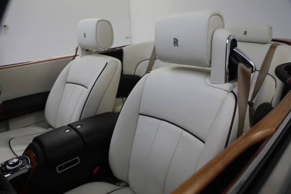 Used 2015 Rolls-Royce Phantom Drophead Coupe for sale Sold at Rolls-Royce Motor Cars Greenwich in Greenwich CT 06830 25