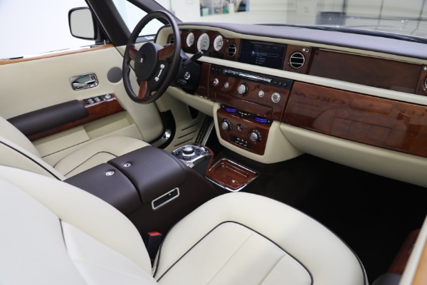 Used 2015 Rolls-Royce Phantom Drophead Coupe for sale Sold at Rolls-Royce Motor Cars Greenwich in Greenwich CT 06830 28