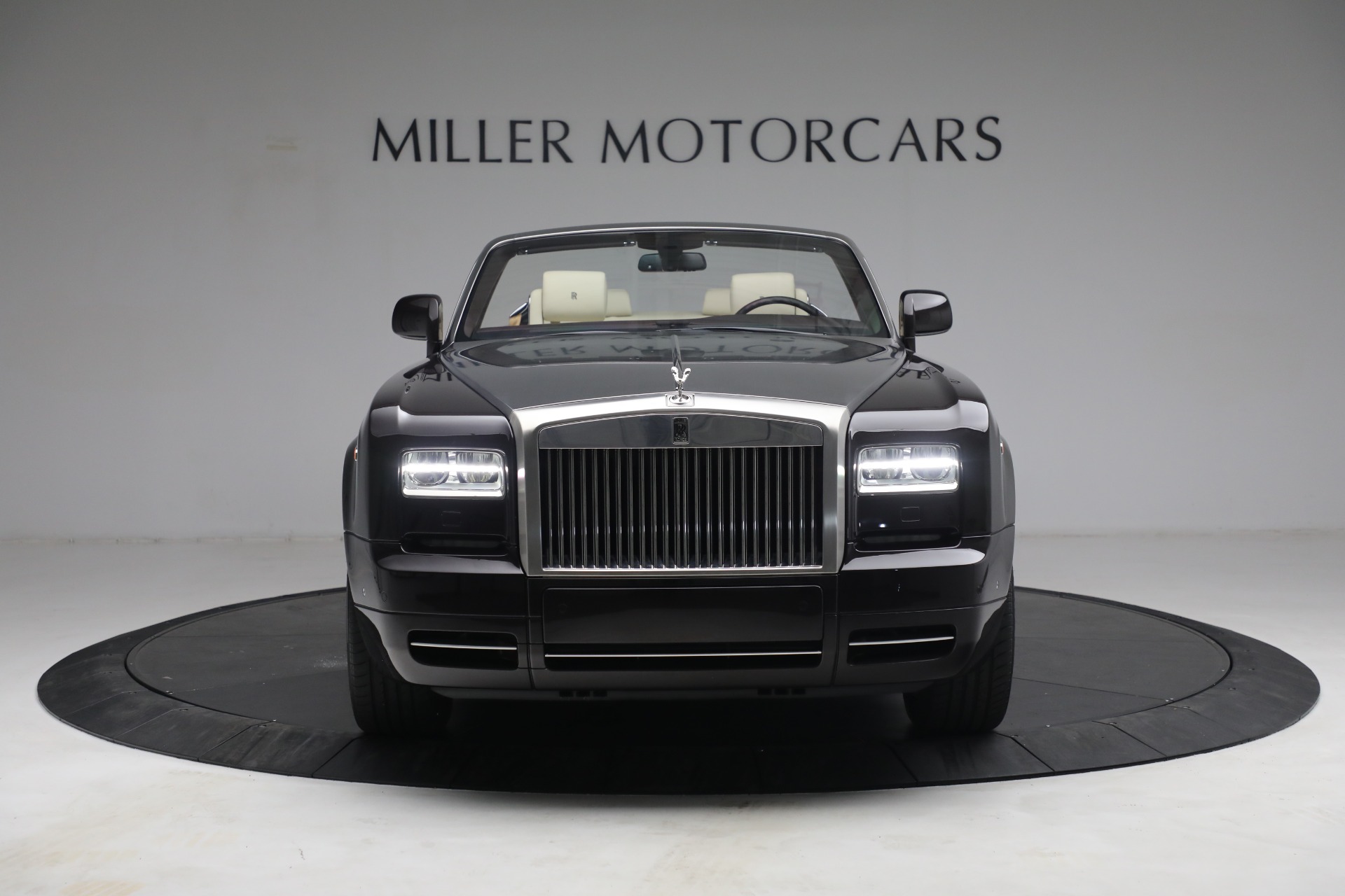 Used 2015 Rolls-Royce Phantom Drophead Coupe for sale Sold at Rolls-Royce Motor Cars Greenwich in Greenwich CT 06830 3
