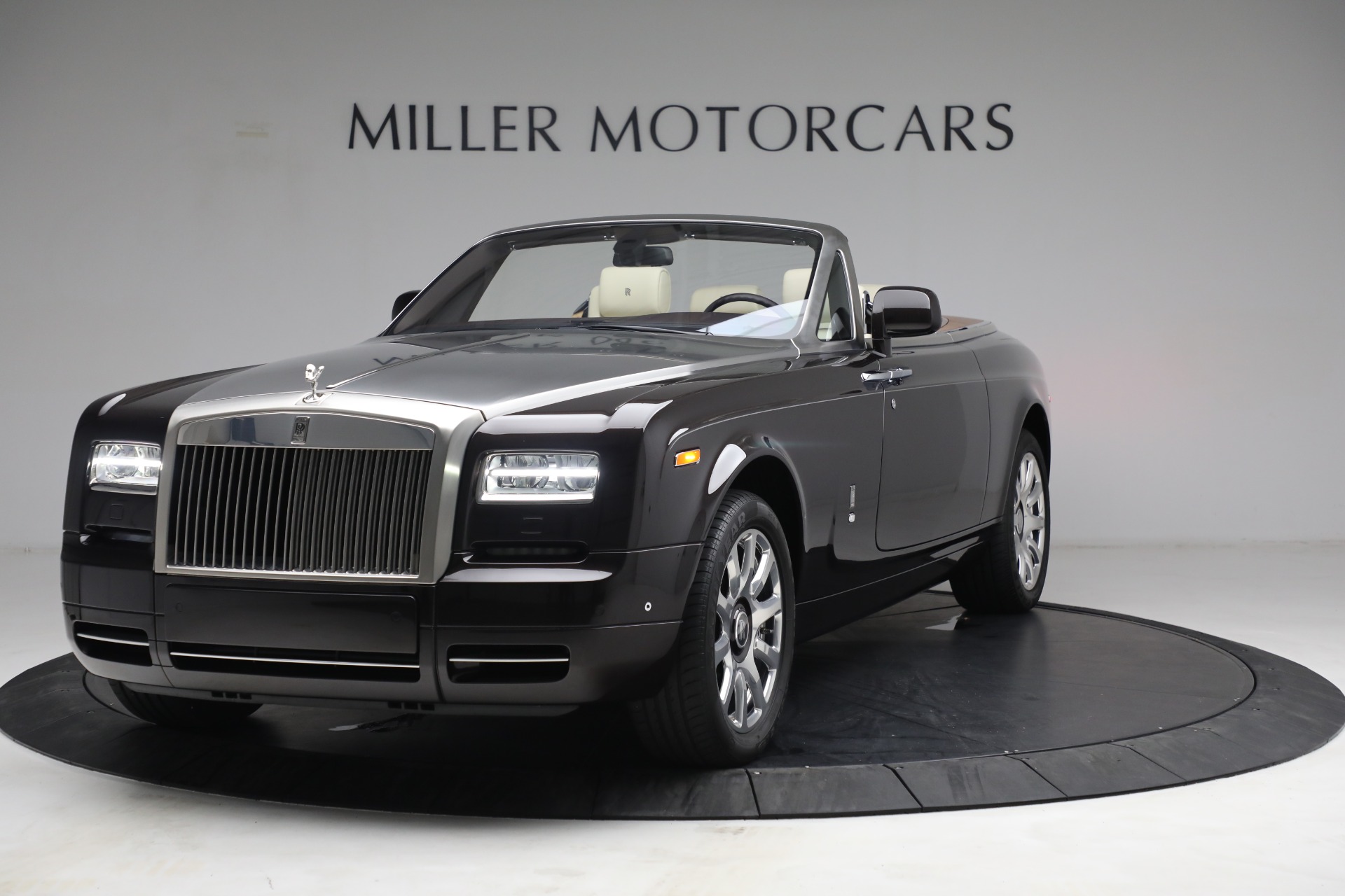 Used 2015 Rolls-Royce Phantom Drophead Coupe for sale Sold at Rolls-Royce Motor Cars Greenwich in Greenwich CT 06830 1