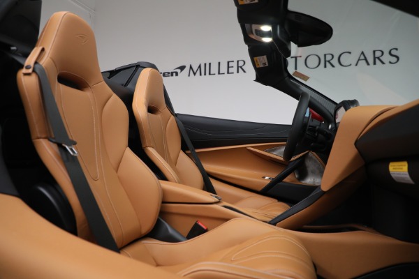 New 2022 McLaren 720S Spider for sale Sold at Rolls-Royce Motor Cars Greenwich in Greenwich CT 06830 25