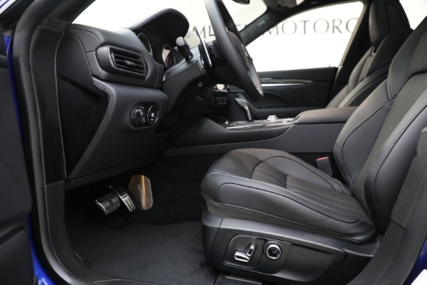 New 2022 Maserati Levante Modena for sale $84,900 at Rolls-Royce Motor Cars Greenwich in Greenwich CT 06830 14