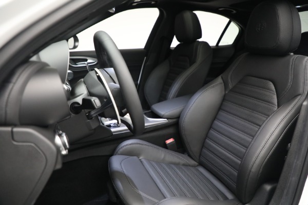 New 2022 Alfa Romeo Giulia Veloce for sale $54,985 at Rolls-Royce Motor Cars Greenwich in Greenwich CT 06830 15