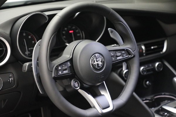 New 2022 Alfa Romeo Giulia Veloce for sale $54,985 at Rolls-Royce Motor Cars Greenwich in Greenwich CT 06830 16
