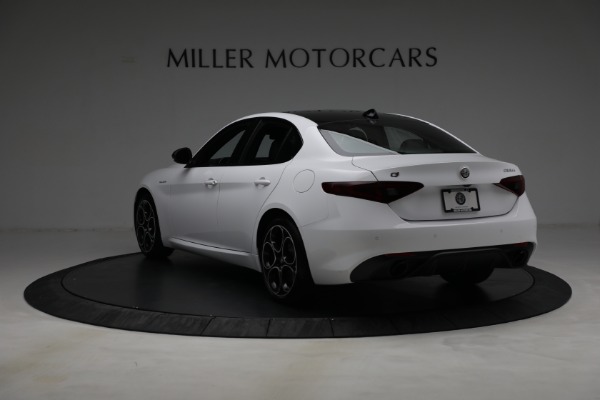 New 2022 Alfa Romeo Giulia Veloce for sale $54,985 at Rolls-Royce Motor Cars Greenwich in Greenwich CT 06830 5