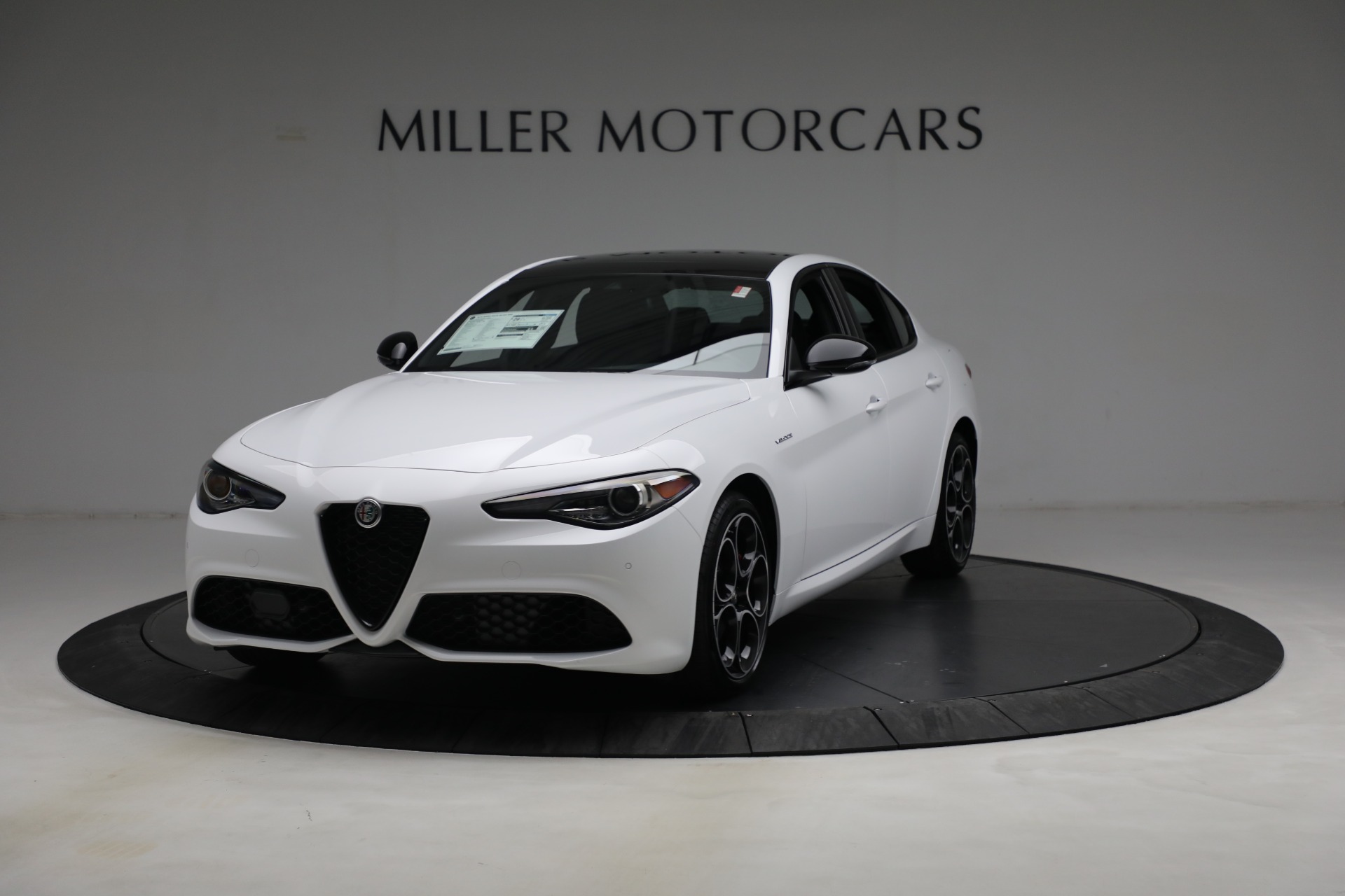 New 2022 Alfa Romeo Giulia Veloce for sale $54,985 at Rolls-Royce Motor Cars Greenwich in Greenwich CT 06830 1