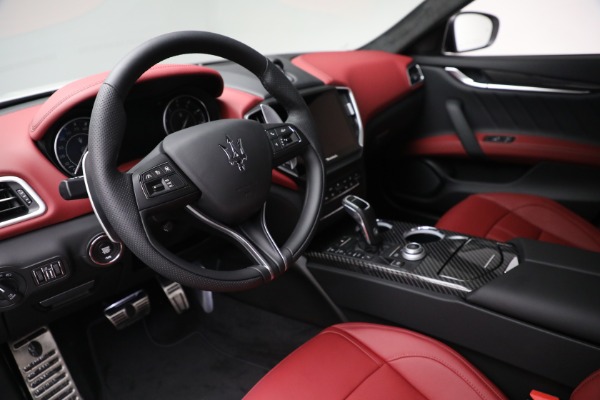 New 2022 Maserati Ghibli Modena Q4 for sale $99,755 at Rolls-Royce Motor Cars Greenwich in Greenwich CT 06830 12