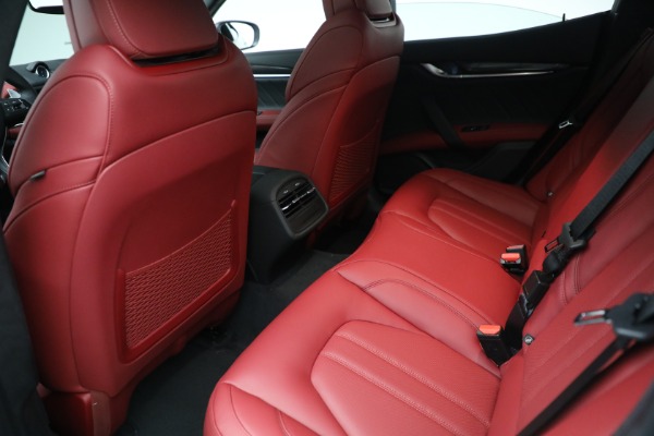 New 2022 Maserati Ghibli Modena Q4 for sale $99,755 at Rolls-Royce Motor Cars Greenwich in Greenwich CT 06830 20