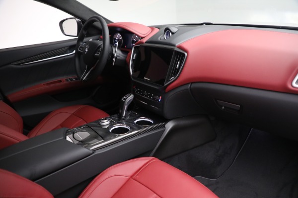 New 2022 Maserati Ghibli Modena Q4 for sale $99,755 at Rolls-Royce Motor Cars Greenwich in Greenwich CT 06830 25