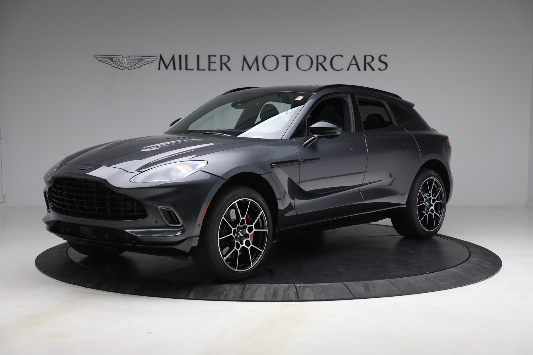 Used 2021 Aston Martin DBX for sale $183,900 at Rolls-Royce Motor Cars Greenwich in Greenwich CT 06830 1