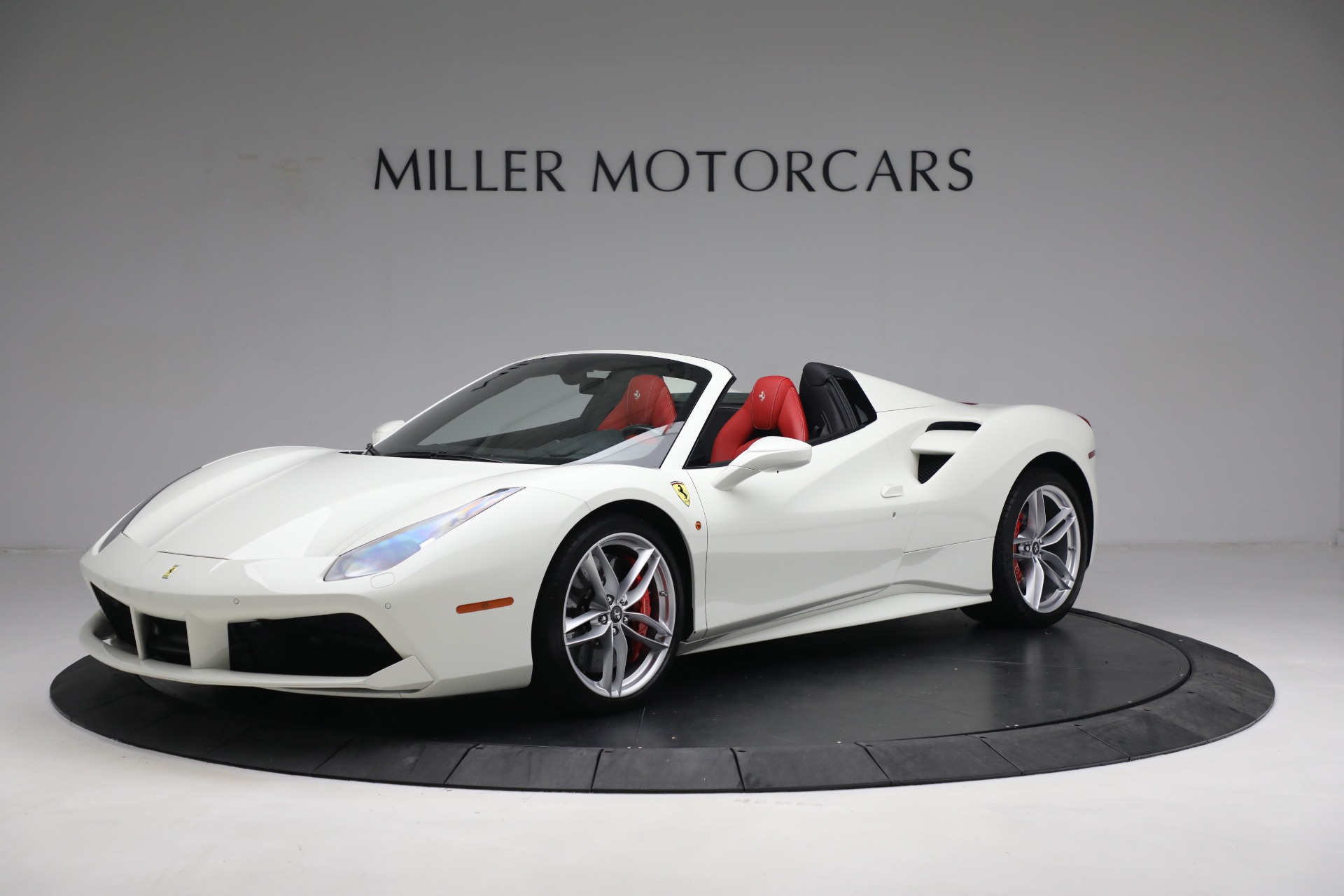 Used 2018 Ferrari 488 Spider for sale $339,900 at Rolls-Royce Motor Cars Greenwich in Greenwich CT 06830 1