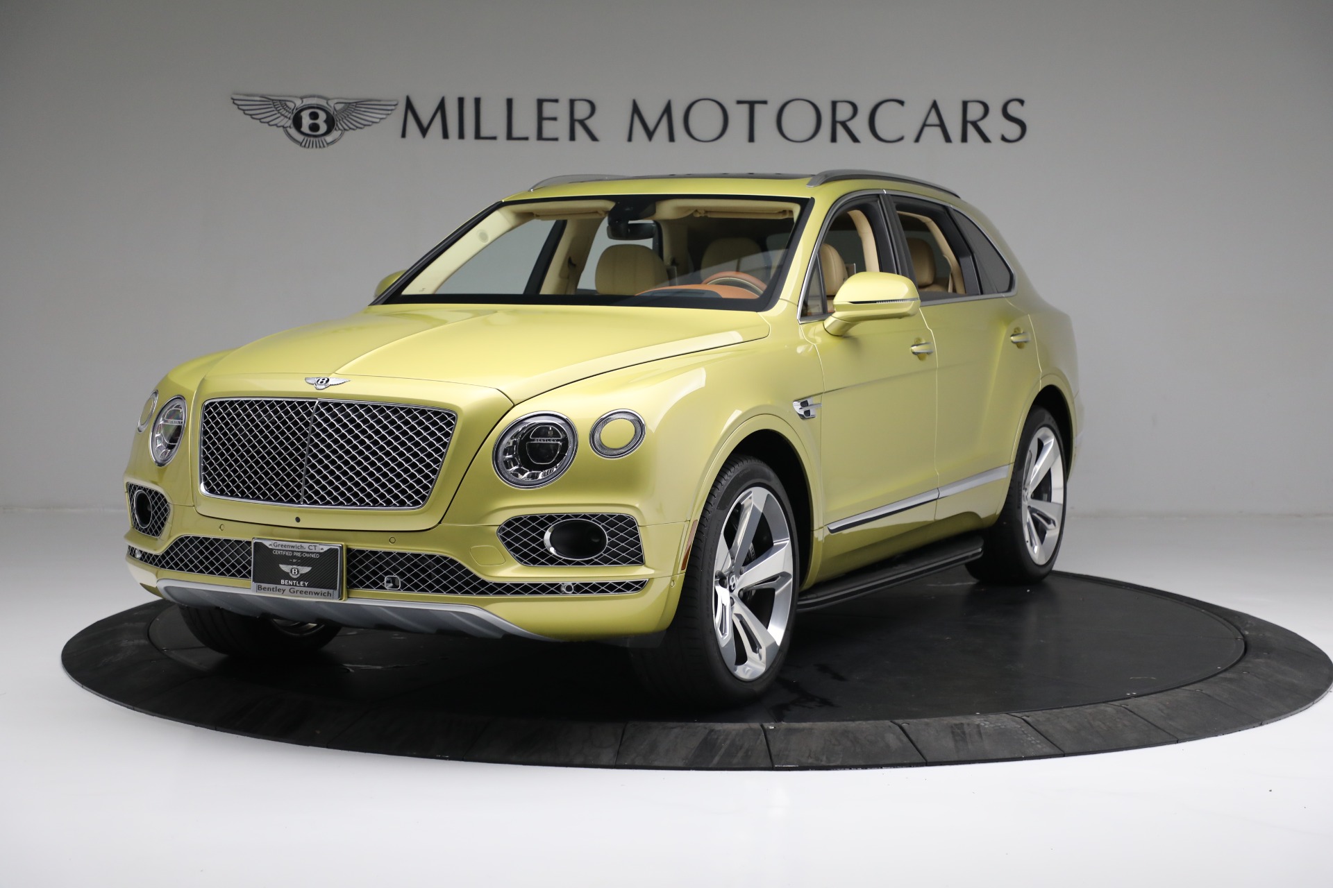 Used 2018 Bentley Bentayga W12 Signature for sale Sold at Rolls-Royce Motor Cars Greenwich in Greenwich CT 06830 1