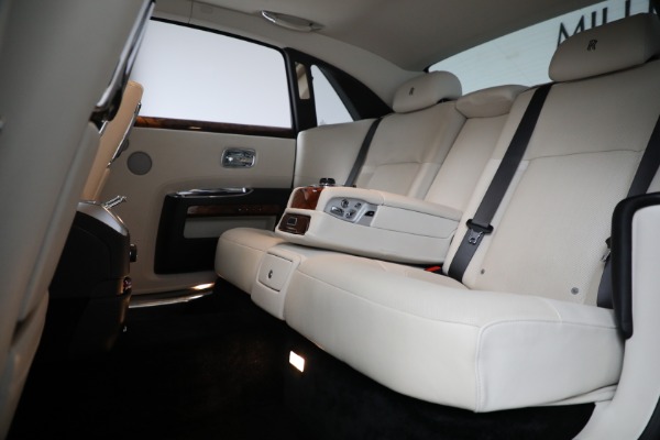 Used 2012 Rolls-Royce Ghost EWB for sale Sold at Rolls-Royce Motor Cars Greenwich in Greenwich CT 06830 27