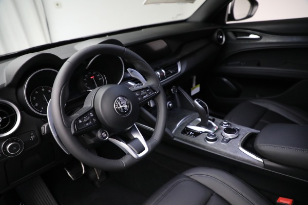 New 2022 Alfa Romeo Stelvio Sprint for sale $50,645 at Rolls-Royce Motor Cars Greenwich in Greenwich CT 06830 13