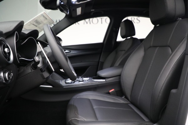 New 2022 Alfa Romeo Stelvio Sprint for sale $50,645 at Rolls-Royce Motor Cars Greenwich in Greenwich CT 06830 14