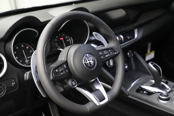 New 2022 Alfa Romeo Stelvio Sprint for sale $50,645 at Rolls-Royce Motor Cars Greenwich in Greenwich CT 06830 17